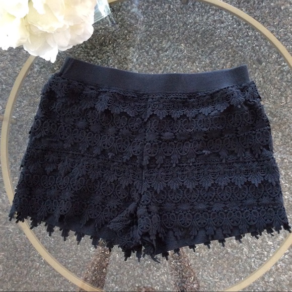 Express lace shorts NWT - Picture 2 of 6